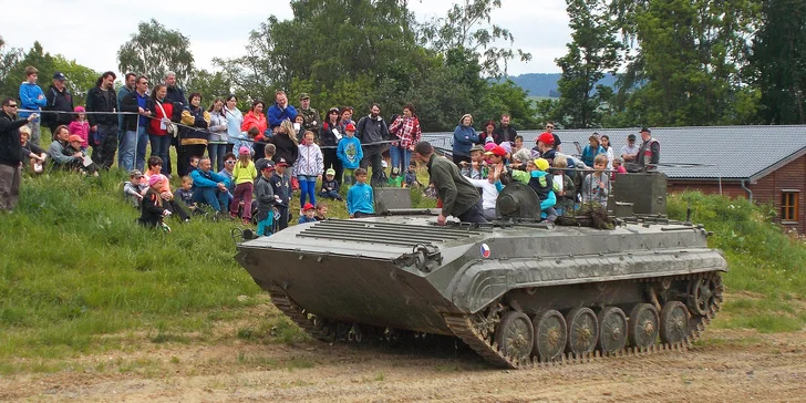 Fort Fest Králíky 2019: vstup na doprovodný vojenský program a jízda v BVP1