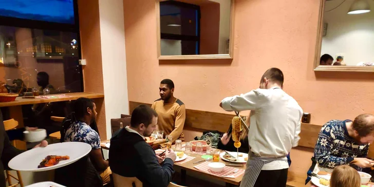 2 hod. hodování: každý pátek masové all you can eat pro 1 i 2 osoby