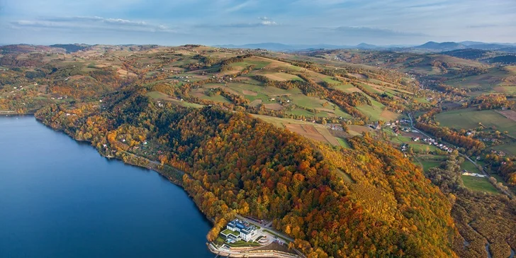 Luxusní pobyt v 5* hotelu u jezera: skvělé jídlo a wellness s výhledem pro 2