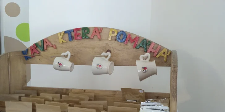 Koupit tu můžete i balíček kávy a připravit si ji později doma.