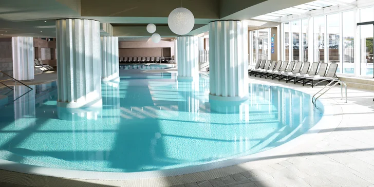 V páru nebo s rodinou do Slovinska: 4* hotel blízko moře, polopenze i bazén a jedno dítě v ceně