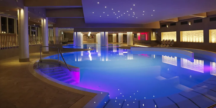 V páru nebo s rodinou do Slovinska: 4* hotel blízko moře, polopenze i bazén a jedno dítě v ceně