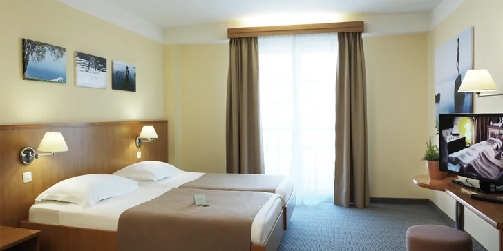 V páru nebo s rodinou do Slovinska: 4* hotel blízko moře, polopenze i bazén a jedno dítě v ceně