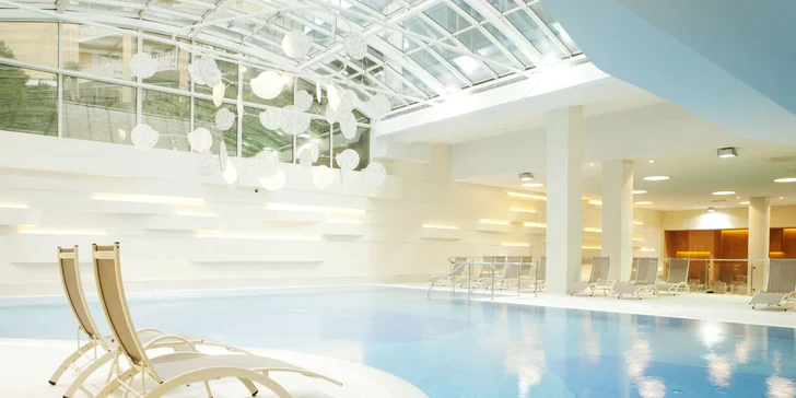 V páru nebo s rodinou do Slovinska: 4* hotel blízko moře, polopenze i bazén