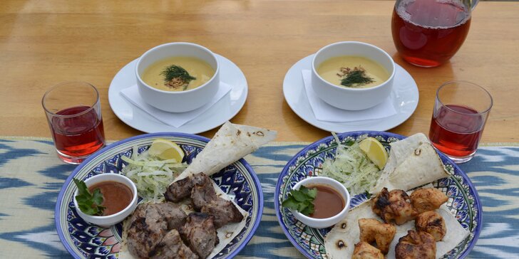Uzbecké menu pro dva: vege polévka, kuřecí nebo vepřový šašlik a příloha