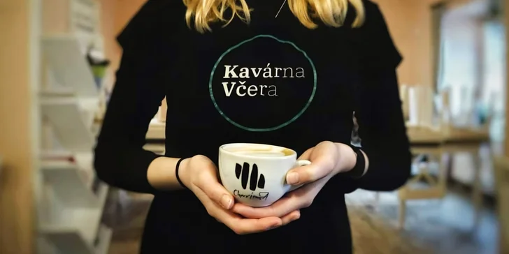 V hořovické Kavárně Včera vám naservírují vafli dle výběru i šálek kávy.