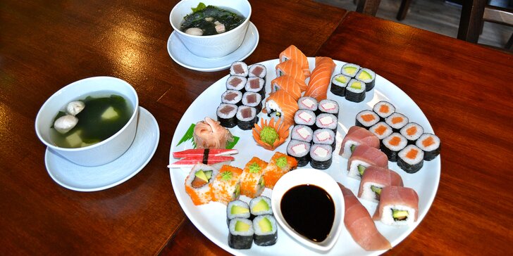 Ochutnejte asijské dobroty: 16–48 ks rybího nebo vege sushi i 2 polévky