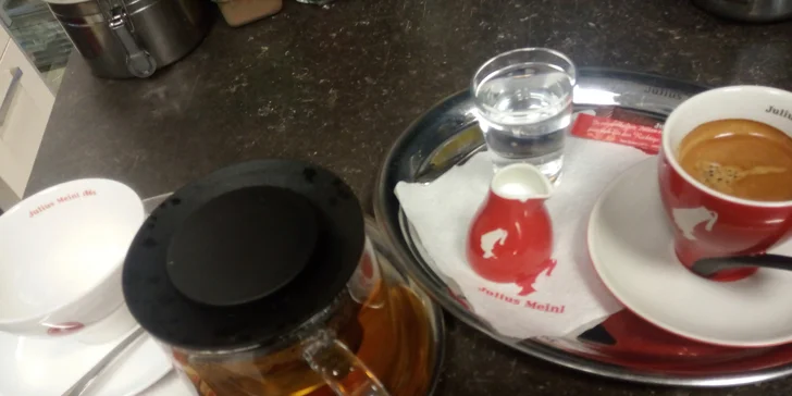 Sladké chvíle: espresso a domácí zákusek pro 1 nebo pro 2 osoby