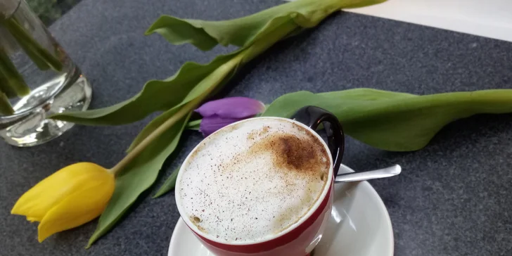 Sladké chvíle: espresso a domácí zákusek pro 1 nebo pro 2 osoby