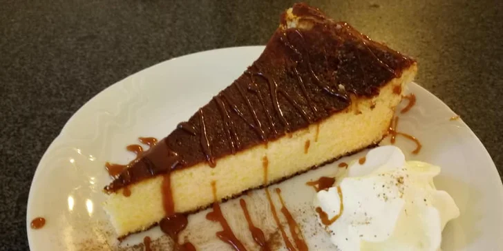 Sladké chvíle: espresso a domácí zákusek pro 1 nebo pro 2 osoby