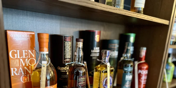 Vyberte sa na degustáciu rumu alebo whisky s vašimi priateľmi a ochutnajte 6 výnimočných vzoriek