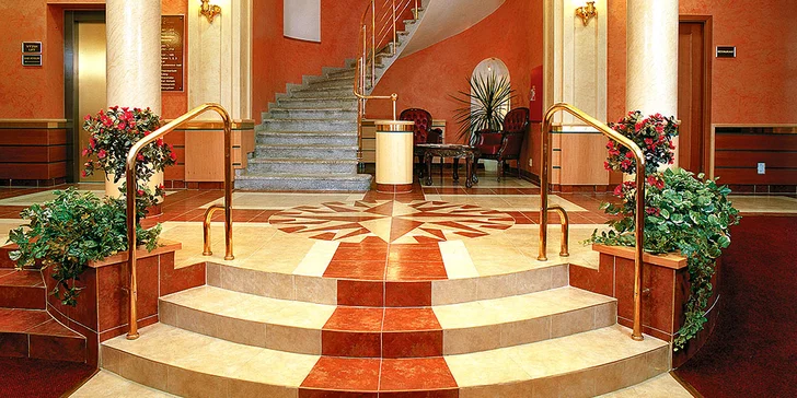 Relaxujte v Karlových Varech: 4* hotel s polopenzí a vstupem do Thermaria