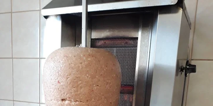 Parádní sváča: kebab či falafel v tortille, chlebu i s hranolky a nápoj dle výběru