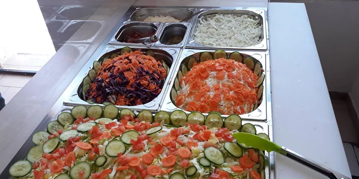 Parádní sváča: kebab či falafel v tortille, chlebu i s hranolky a nápoj dle výběru