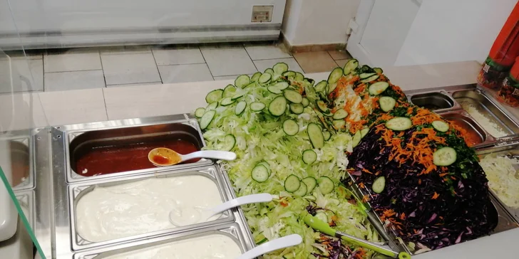 Parádní sváča: kebab či falafel v tortille, chlebu i s hranolky a nápoj dle výběru