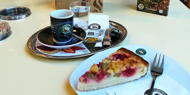 Smlsněte si na něčem dobrém: káva podle výběru a koláč pro 1 nebo 2 osoby