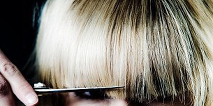 525 Kč za kompletní péči o vaše vlasy - barva, melír, střih a styling