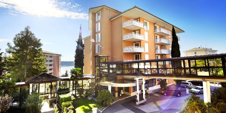 V páru nebo s rodinou do Slovinska: 4* hotel blízko moře, polopenze i bazén a jedno dítě v ceně