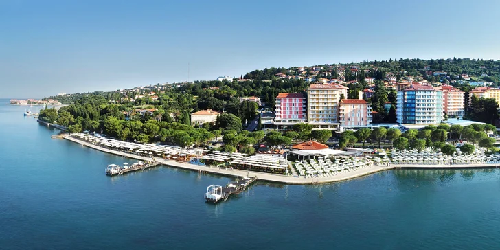 V páru nebo s rodinou do Slovinska: 4* hotel blízko moře, polopenze i bazén a jedno dítě v ceně