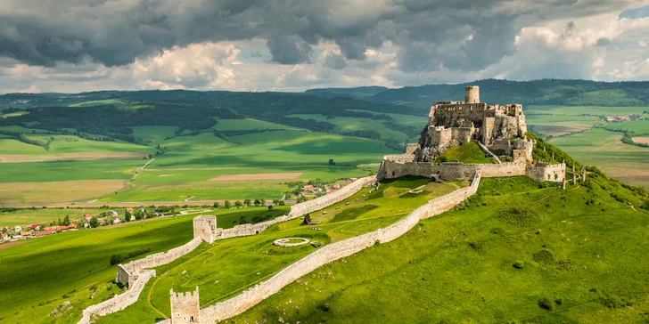 Spišský hrad jen 12 km od hotelu rozhodně nesmíte vynechat. 
