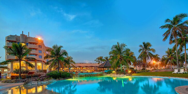 Dovolená v Ománu: 5–11 nocí v 5* resortu s all inclusive, bazény a vířivkou