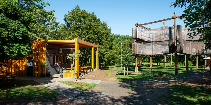 Vstup do bludiště není shora věkově omezen.