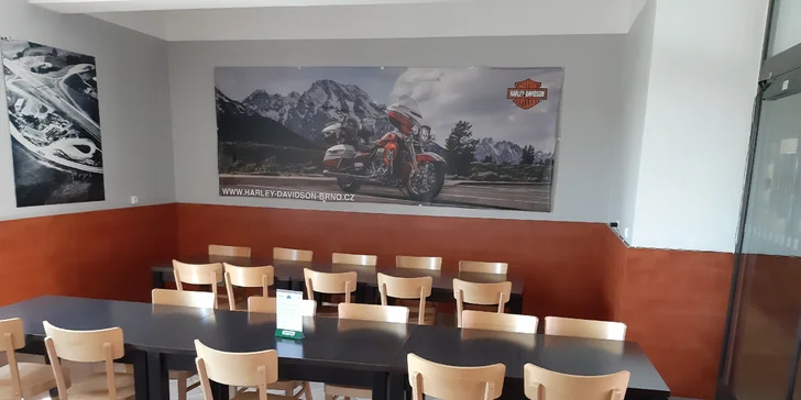 Česká klasika: kachna, svíčková nebo pečené koleno v motorestu Rohlenka