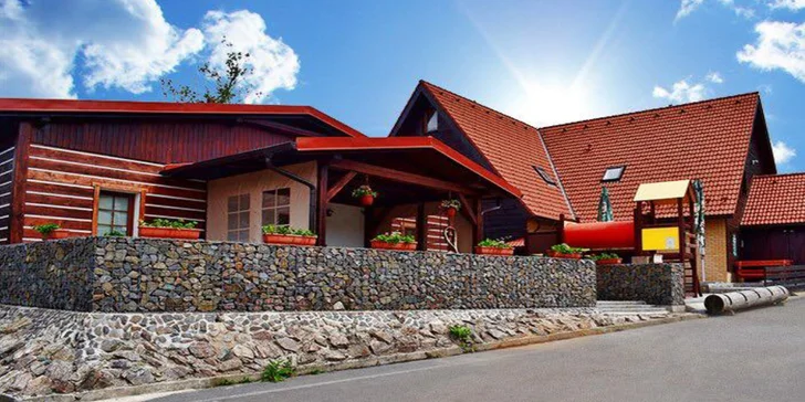 Jarní dovolená v Orlických horách: polopenze, infrasauna, a dítě do 11,9 let zdarma