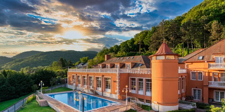 Wellness pobyt na skok od Ostrihomu: polpenzia, bazény aj welcome drink