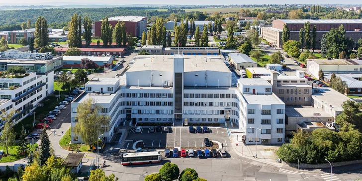 Postavme výtah seniorům: prohlídka Barrandova, Martinic i vily Tugendhat