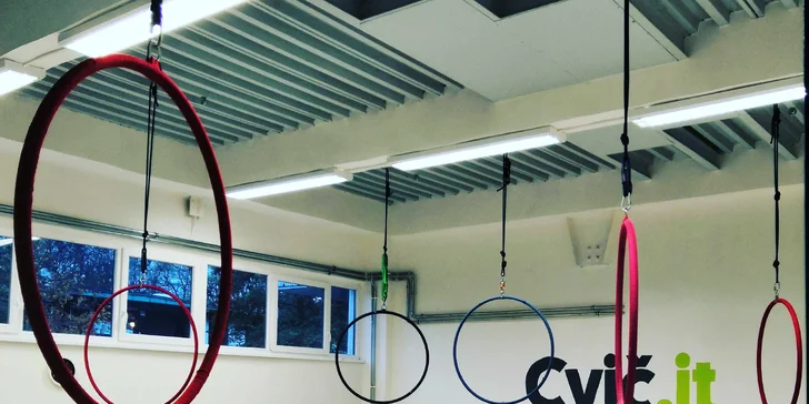 Do pohybu: Dvouhodinový workshop Aerial Hoop v Modřanech