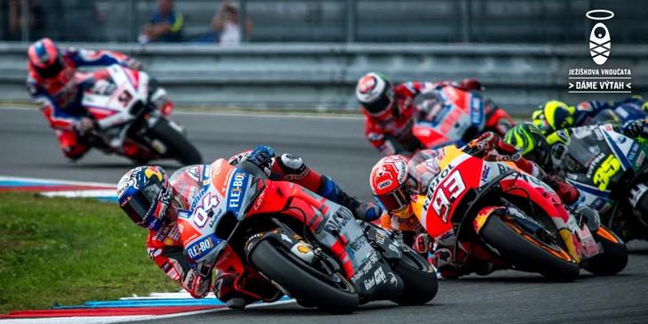 Postavme výtah seniorům: Grand Prix, koncert klasiky i Divadlo Bolka Polívky
