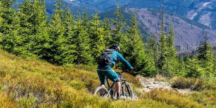 Jaro nebo podzim v moderní chatě pro až 8 osob pod vrcholky Jeseníků