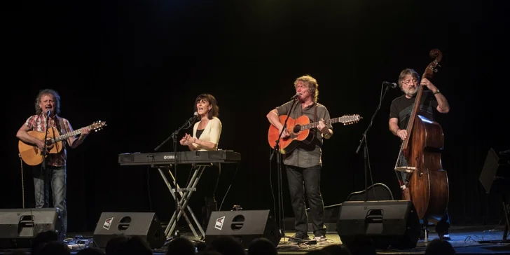 Vstupenka na koncert a křest velkého zpěvníku skupiny Nezmaři
