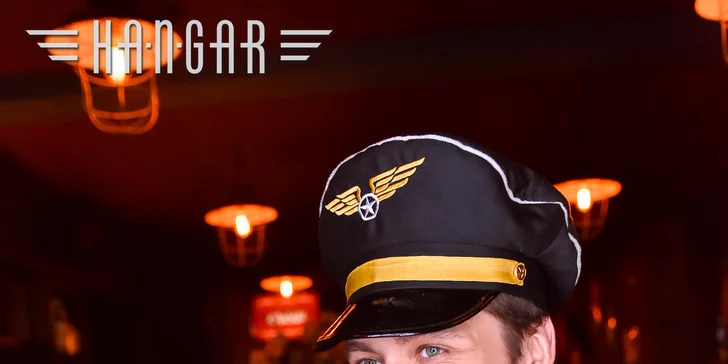 Burger podle výběru s domácími hranolky nebo cibulovými kroužky pro 1 či 2