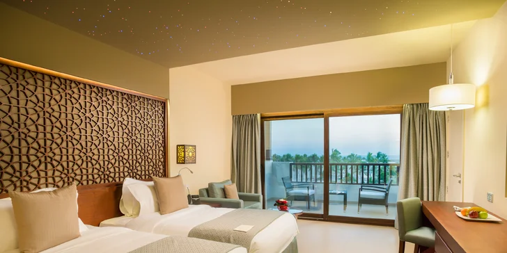 Dokonalý relax v 4*+ resortu v Ománu: 5–11 nocí s all inclusive, vířivky