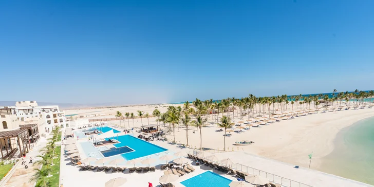 Dokonalý relax v 4*+ resortu v Ománu: 5–11 nocí s all inclusive, vířivky