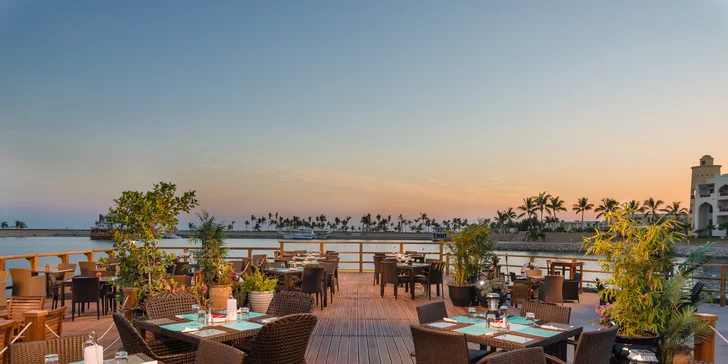 Dokonalý relax v 4*+ resortu v Ománu: 5–11 nocí s all inclusive, vířivky