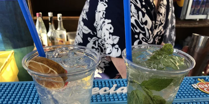 Koktejly na náplavce: vyberte si domácí limonádu či speciální míchaný drink