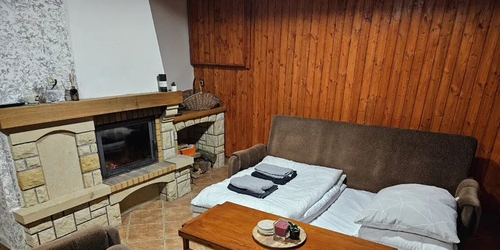 Po celom dni vonku si zakúrite v krbe a pustíte si televíziu.