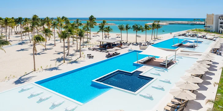 Dokonalý relax v 4*+ resortu v Ománu: 5–11 nocí s all inclusive, vířivky