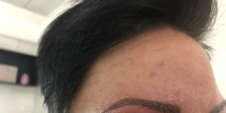 Zvýraznění obočí: microblading neboli permanentní make-up vláskováním