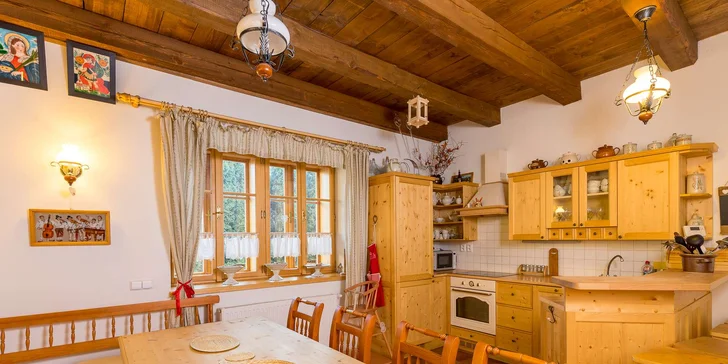 S partou nebo rodinou do Beskyd: pronájem valašské chalupy až pro 16 osob