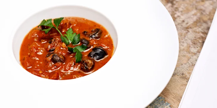 Řecké mezze menu pro 2: šneci po krétsku, bifteki mezze i smažené kalamáry