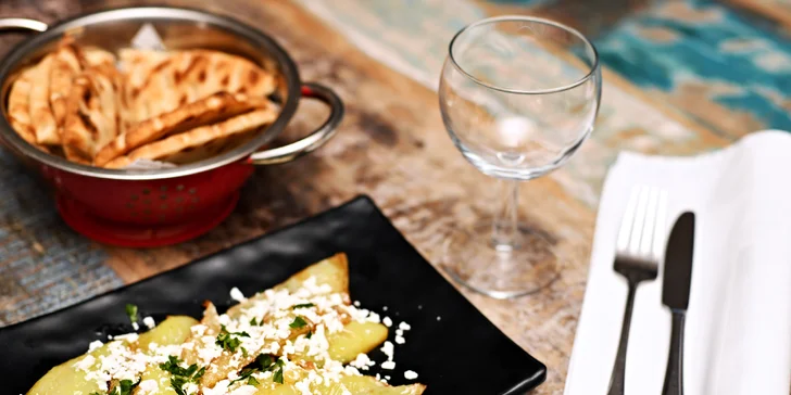 Řecké mezze menu pro 2: šneci po krétsku, bifteki mezze i smažené kalamáry
