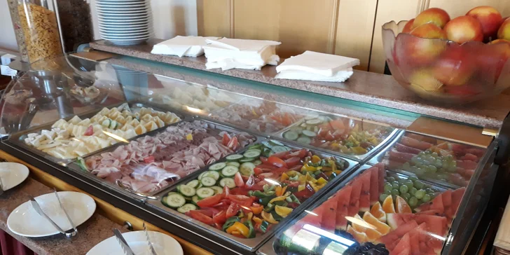 Relaxujte v Karlových Varech: 4* hotel s polopenzí a vstupem do Thermaria