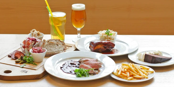 Pivovarské menu pro dva: prkénko dobrot, žebra či panenka i pivní dort