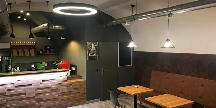 375g hotdog v centru města: s mletým masem, párkem i vege