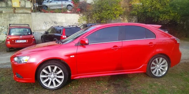 Komfortní jízda a parádní výhled: Tónování autoskel s atestem 8SD