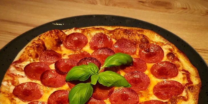 28cm pizza podle výběru z 12 druhů a domácí limonáda pro 1 i 2 osoby